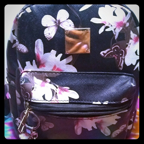 Mini Floral Backpack - Picture 1 of 3